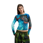 Un pull Desigual pour femme, bleu vif, en maille viscose, à manches longues et imprimé abstrait bleu sarcelle et rouge.