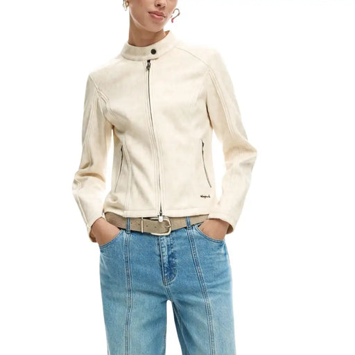 Blouson de moto Desigual en cuir couleur crème, col montant et poches zippées