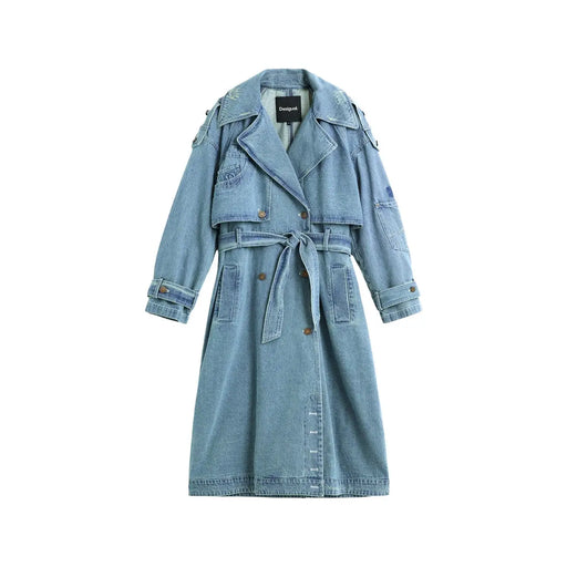 Blazer Desigual pour femme en coton bleu à poches boutonnées, associé à un trench-coat en denim délavé clair avec ceinture à la taille et double boutonnage.