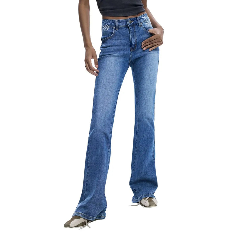 Jean en denim Desigual pour femme, en coton stretch bleu délavé, taille haute et coupe classique cinq poches.