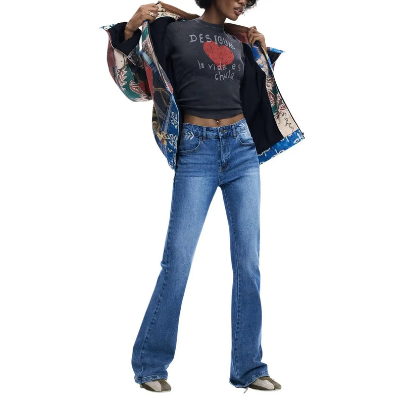 Jean Desigual pour femme en denim bleu moyen, coton stretch, coupe évasée et délavage subtil pour un effet usé