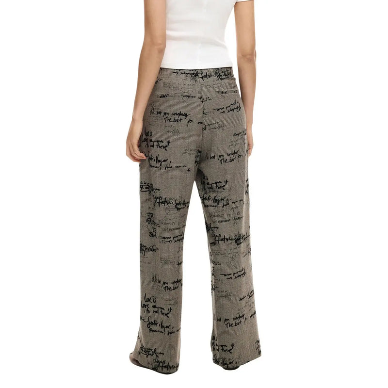 Pantalon Desigual pour femme, gris à motif zippé, avec un discret motif à carreaux et inscription noire, en tissu mélangé viscose.