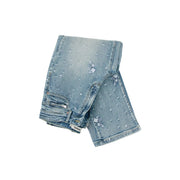 Jean Desigual pour femme en coton stretch bleu clair, orné de motifs d'étoiles délavés, de broderies discrètes et de déchirures intentionnelles.