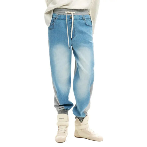 Pantalon de jogging en denim bleu clair délavé Desigual avec détails en dentelle