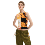 Desigual crop top fleuri en viscose pour femme top avec un imprimé orange et jaune vif et une ceinture froncée sur fond noir