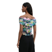 Desigual femmes top Haut à manches courtes bleu clair à col bateau et imprimé floral coloré, avec épaules dénudées et fronces.