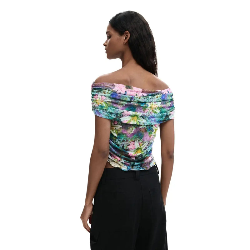 Desigual femmes top Haut à manches courtes bleu clair à col bateau et imprimé floral coloré, avec épaules dénudées et fronces.