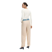Pantalon Desigual pour femme, beige, jambes larges, coupe droite, ceinture en denim bleu contrastante (vue de face)