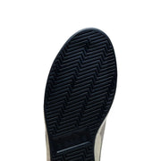 Semelle en caoutchouc noir avec motif en zigzag et diadora logo en relief sur le talon de diadora baskets basses en daim beige pour homme