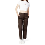Pantalon Dickies marron à jambes droites en mélange de coton pour femme, adapté à un usage décontracté et professionnel.
