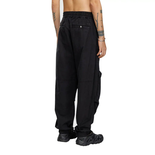Diesel Pantalon cargo noir pour homme, avec taille élastique et multiples poches, idéal pour l'automne et l'hiver.