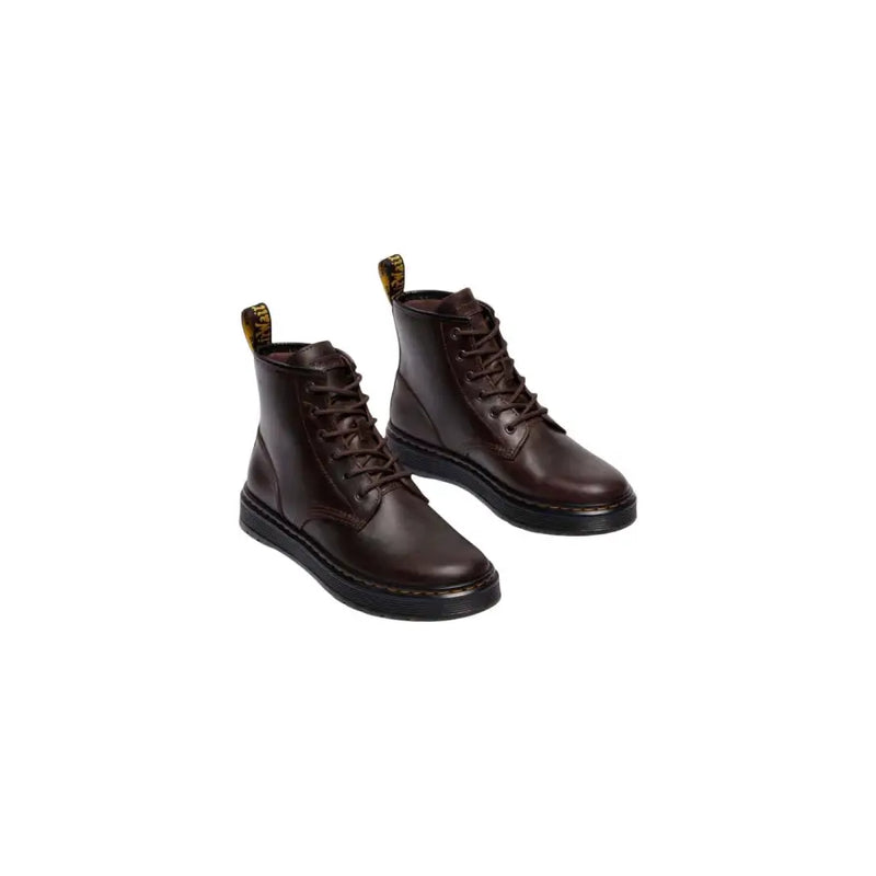 Bottes Dr. Martens Brookline Chukka pour homme en cuir marron foncé, montrant l'arrière de la chaussure