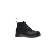 Bottes Dr. Martens homme en cuir noir à lacets, avec surpiqûres emblématiques et languette.