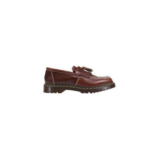 Mocassins Dr Martens pour hommes, en cuir marron, à pampilles, avec surpiqûres jaunes et semelle épaisse en caoutchouc, chaussures printemps-été