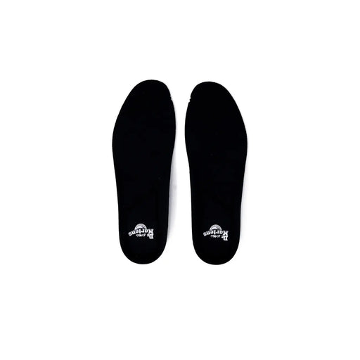Chaussures Dr. Martens noires pour femmes en polyester, montrant l'arrière et mettant en valeur leur design élégant et leur matière résistante.