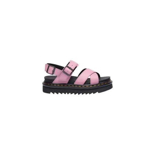 Sandales Dr. Martens Voss II en cuir rose pour femme, avec boucles noires et semelle compensée épaisse.