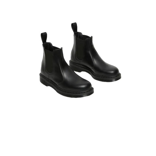 Dr Martens women’s black leather chelsea boots with elastic side panels and chunky rubber sole for fall winter