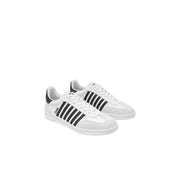 Baskets blanches Dsquared2 en cuir avec des rayures noires et un design minimaliste et élégant pour un style sportif à enfiler