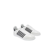 Dsquared Baskets sportives blanches en cuir pour homme, à enfiler, avec rayures noires et un design minimaliste et élégant.