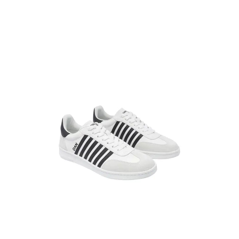 Dsquared Baskets sportives blanches en cuir pour homme, à enfiler, avec rayures noires et un design minimaliste et élégant.
