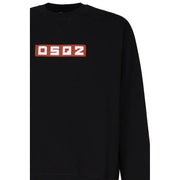 Sweat-shirt Dsquared2 pour homme, en coton noir, col rond, avec logo rectangulaire rouge vif et inscription blanche sur la poitrine.