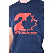 T-shirt homme dsquared2 bleu marine en coton, col rond, orné d'une feuille d'érable orange vif et du nom de la marque imprimés en dessous.