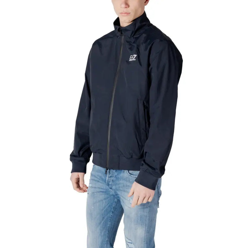 Ea7 Blazer homme bleu à col roulé zippé en polyamide noir avec un logo blanc discret sur la poitrine gauche