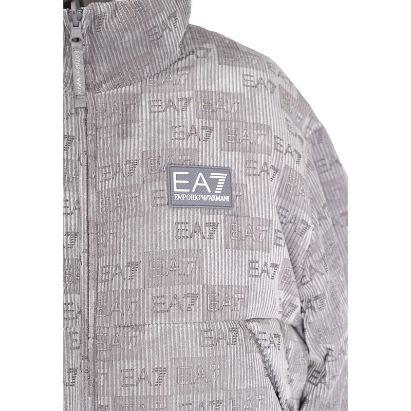 Ea7 Doudoune grise pour homme en polyester mélangé, col roulé zippé, ornée d'un motif logo ea7 répété et d'un écusson de la marque sur la poitrine.