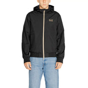 Veste coupe-vent matelassée à capuche pour homme ea7 noire, avec fermeture éclair et logo dorés, en polyamide à manches longues.