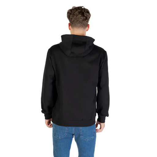 Ea7 Sweat à capuche pour homme, noir, en mélange de coton, avec un tissu lisse et des poignets côtelés.