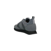 Ea7 baskets grises en polyamide pour homme, dotées d'empiècements en mesh et d'une semelle en caoutchouc noir, idéales pour un style décontracté.