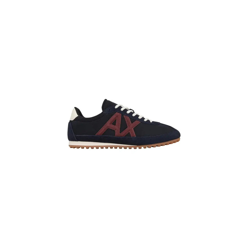 Ea7 Baskets basses pour hommes en daim bleu marinetop avec logo hache bordeaux, lacets blancs et semelle en caoutchouc gomme pour une utilisation décontractée