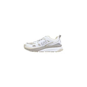 Ea7 Baskets homme grises en polyester à lacets, tige en mesh texturé blanc et gris et logo argenté métallisé.