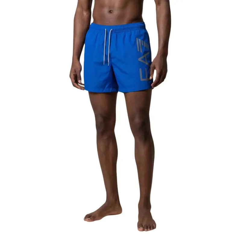 Short de bain homme ea7 bleu vif avec logo gris sur les côtés, cordons de serrage blancs, lacets en polyester et poches