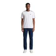 Ea7 hommes t-shirt en blanc avec des bordures noires aux manches et à l'encolure, confectionné dans un tissu confortable en mélange de coton.