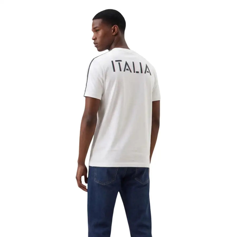 dos du t-shirt blanc à manches courtes ea7 pour homme t-shirt avec imprimé italien et rayures noires sur les manches