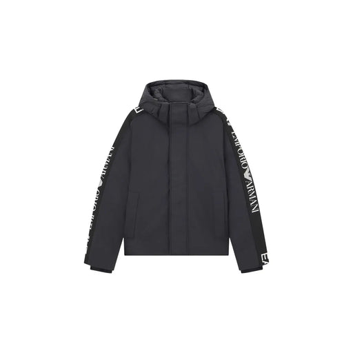 Doudoune Emporio Armani EA7 pour homme, noire avec bandes logo blanches le long des manches, vue de face