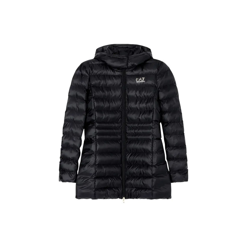 Ea7 Doudoune d'hiver noire à capuche pour femme en polyester, matelassée horizontalement et ornée d'un logo sur la poitrine gauche.