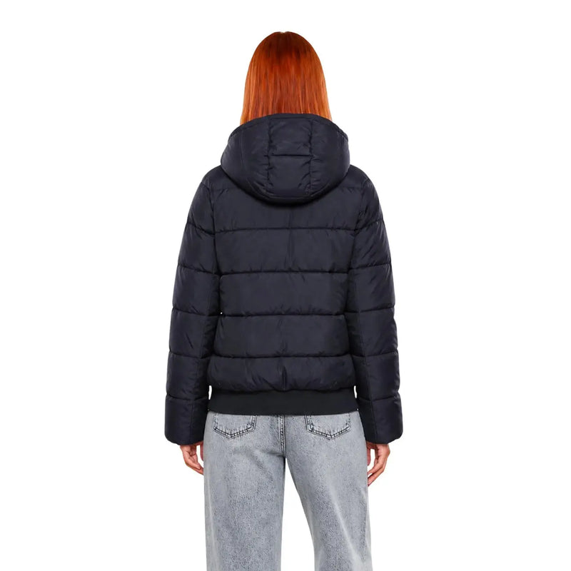 Doudoune d'hiver matelassée noire EA7 pour femme, à capuche, en polyester avec fermeture éclair sur le devant