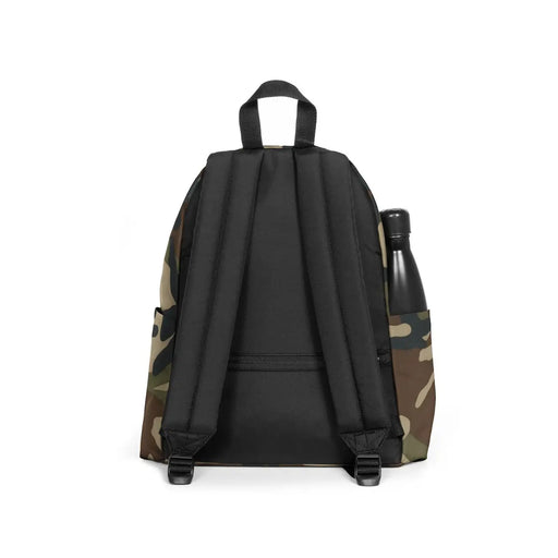 Sac à dos Eastpak camouflage pour homme, noir et camouflage, avec gourde dans la poche latérale, vue de face