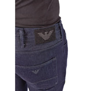Jean Emporio Armani pour homme en denim bleu foncé avec logo aigle brodé noir, vue de dos
