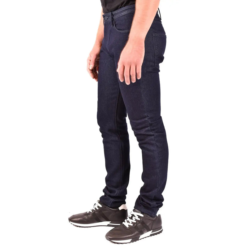 Jean Emporio Armani pour homme, bleu indigo foncé, coupe slim et cinq poches, vue de face