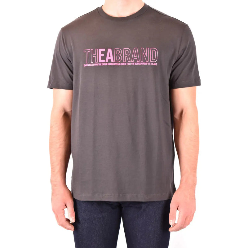 T-shirt Emporio Armani pour homme en coton gris, manches courtes gris foncé et logo rose vif de la marque sur le devant