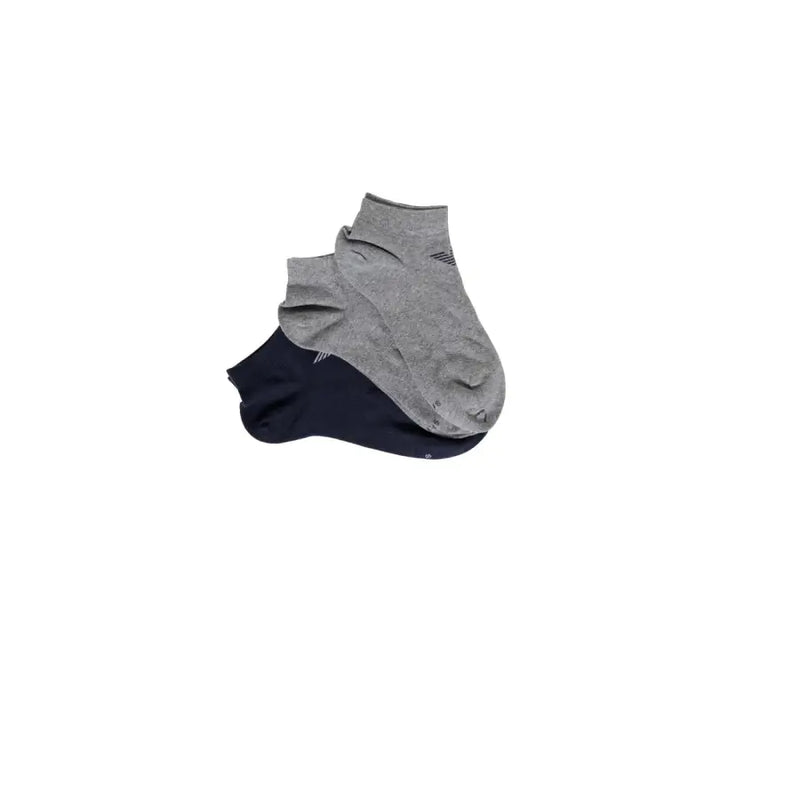 Une paire de chaussettes basses gris chiné et bleu marine avec un logo discret, issues de la collection de sous-vêtements homme Emporio Armani.