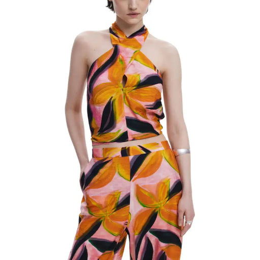 Floral print halter top and pants set displayed in the Floral Print Halter Top and Pants Set product image