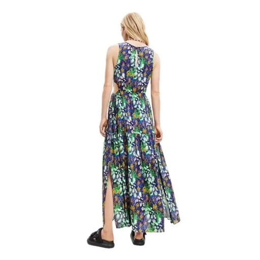 Floral print sleeveless maxi dress with side cutouts ideal for summer fashion