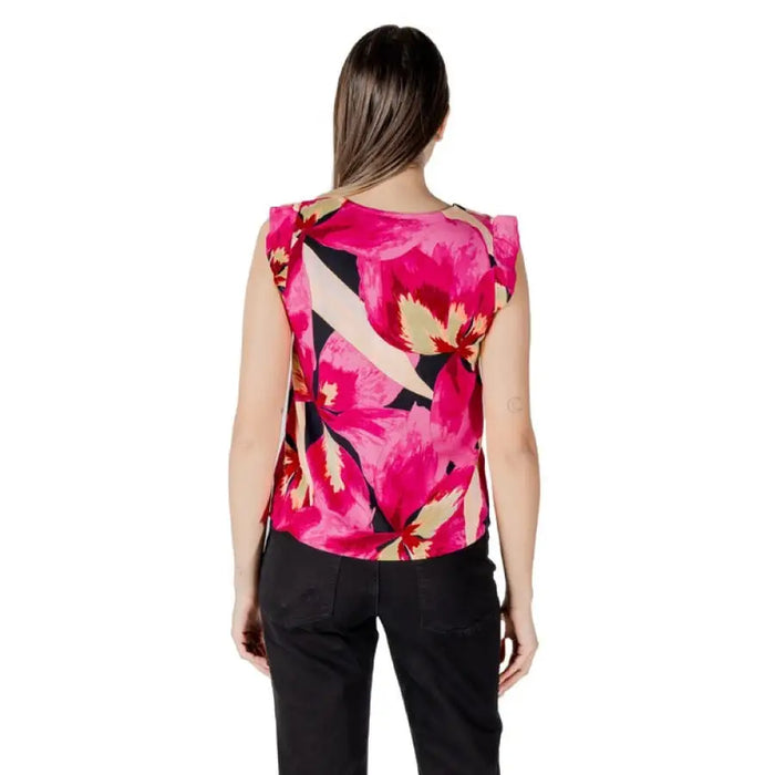 Floral print sleeveless blouse for women, stylish and perfect for summer wear
