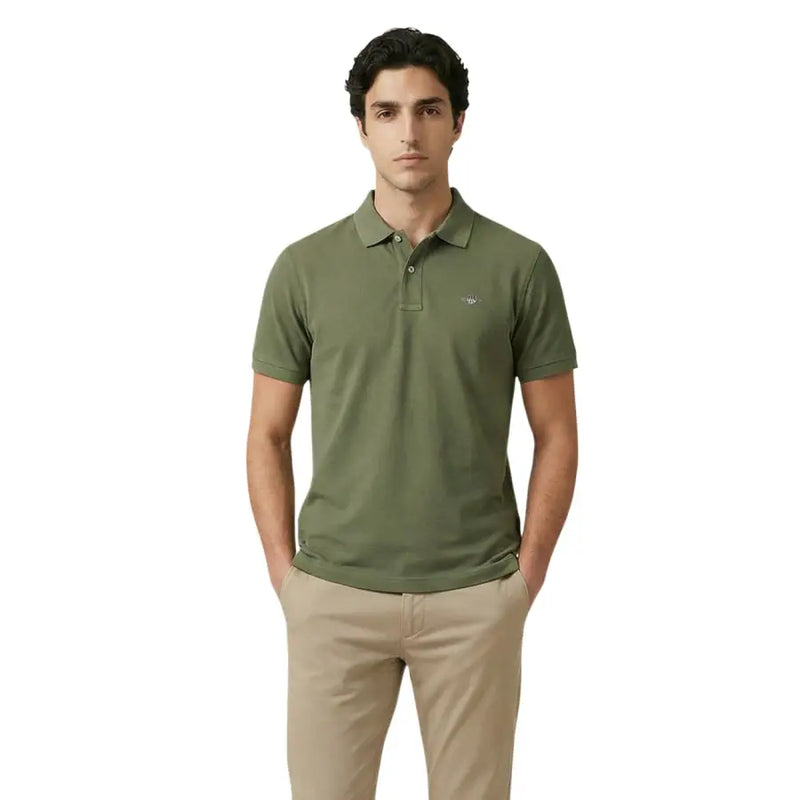Polo homme Gant vert olive en coton stretch à manches courtes et logo discret brodé sur la poitrine gauche