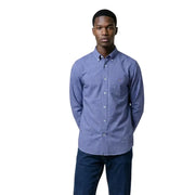 Chemise homme Gant blanche à manches longues en coton classique, confectionnée dans un tissu texturé bleu uni aux détails de tissage subtils.