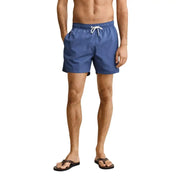Short de bain homme Gant bleu clair en polyamide avec ceinture à cordon blanc, idéal pour la plage et la piscine